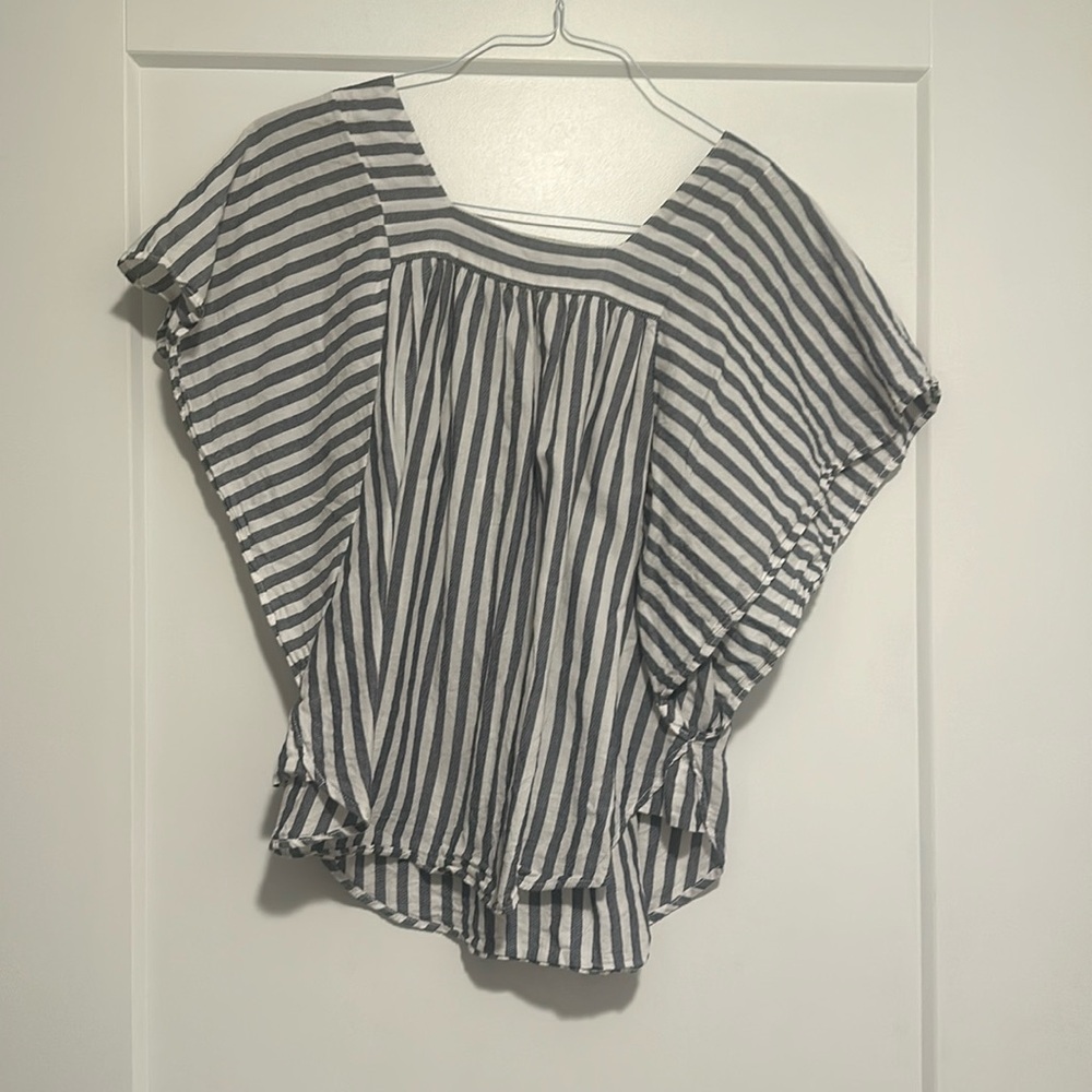 Women’s flowy top